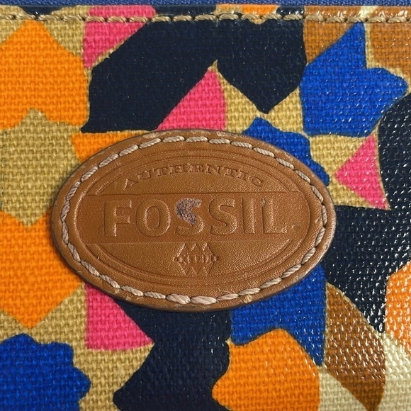Fossil Multi-color Graphic Starburst Coated PVC Zip Around Wallet - Picture 7 of 9